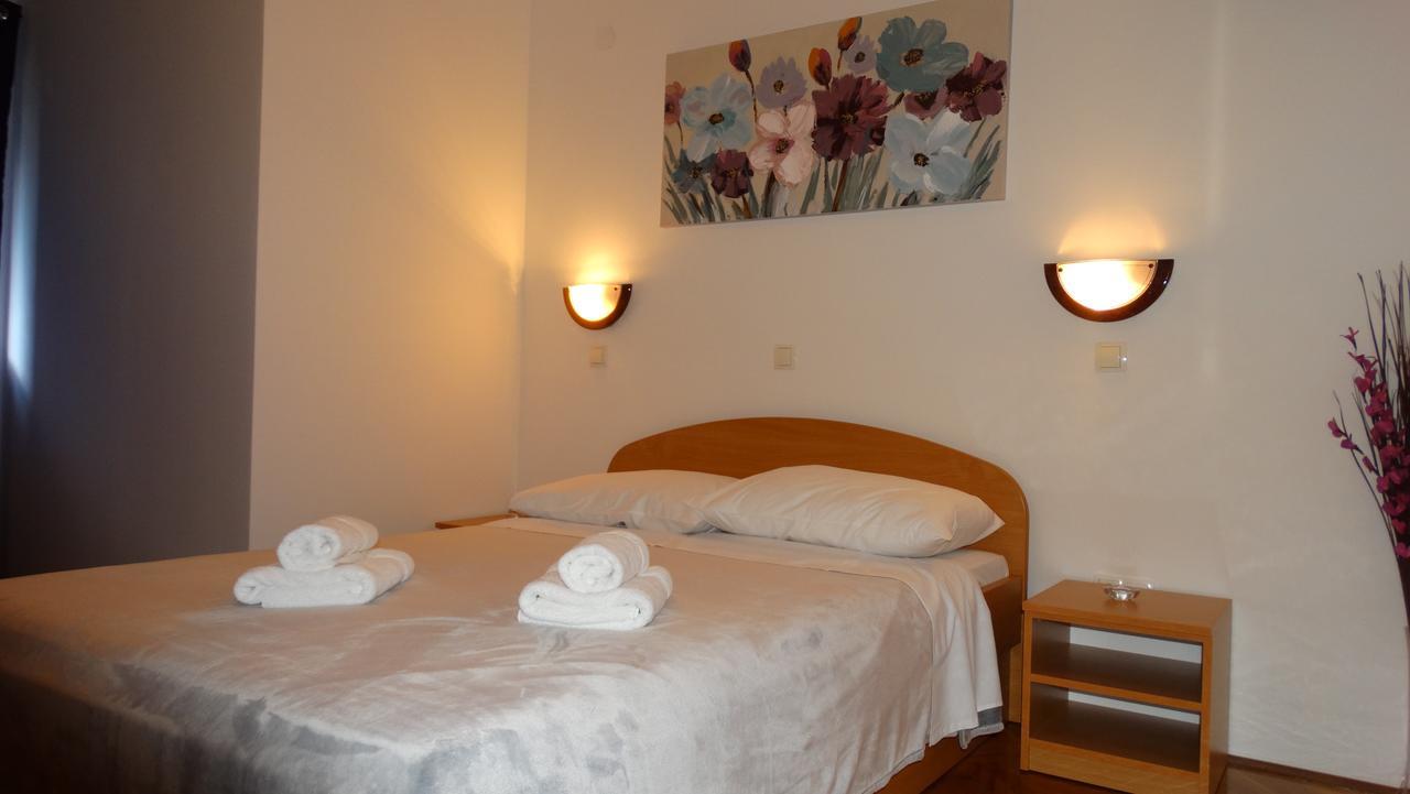 Guest House Mamut Kaštela Exterior foto